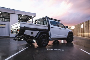 VEHICLE ACCESSORIES / UTE TRAYS